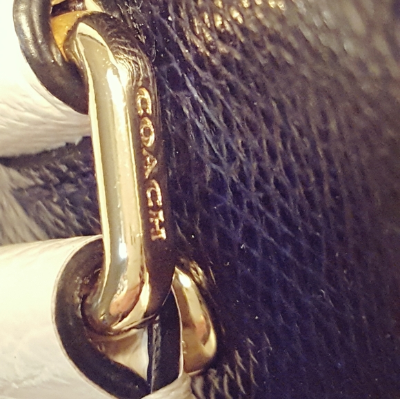 SOLD!!Authentic Vintage Coach Leather Shoulder Bag - Picture 6 of 8